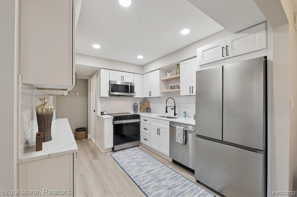 8721 Kennedy Circle North, 4, Warren, MI 48093 — Photo 14