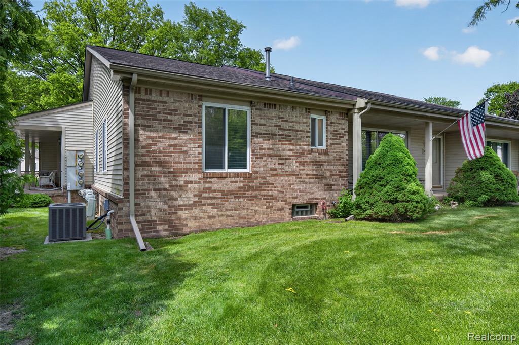 1484 Leisure Drive, Flint, MI 48507 — Photo 4