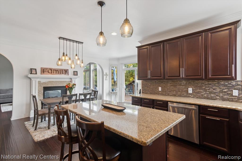 9888 Meadow View Court, Northville, MI 48167 — Photo 17