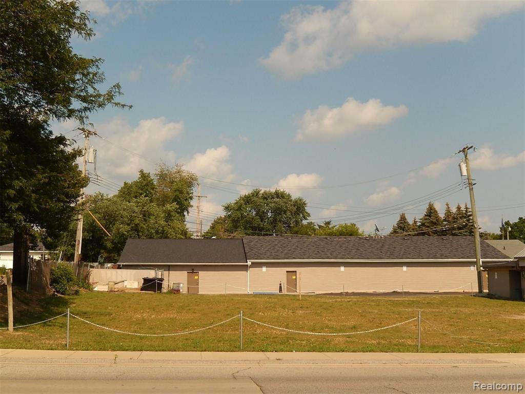 333 S LAFAYETTE Street, South Lyon, MI 48178 — Photo 3