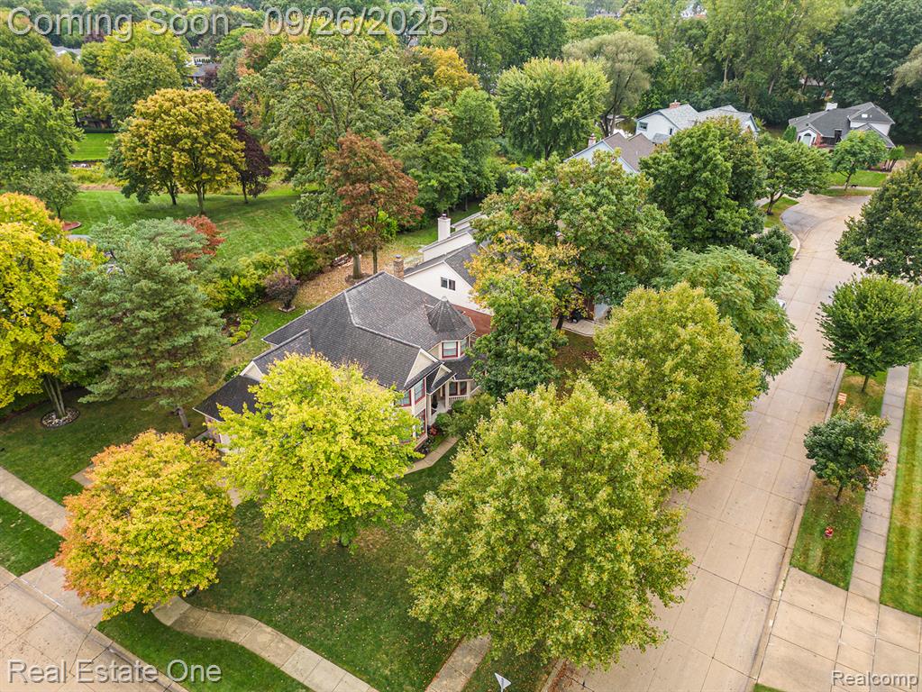 6764 Redford Circle, Troy, MI 48085 — Photo 38