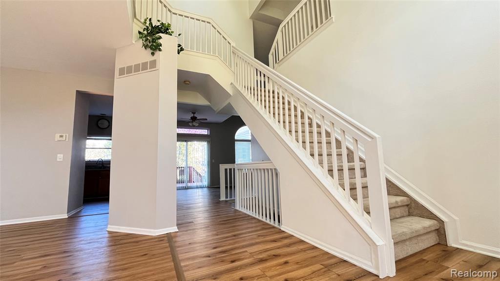 4797 CARRINGTON Drive, Rochester Hills, MI 48306 — Photo 2