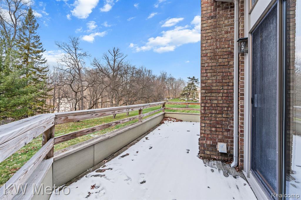 29263 W CHANTICLEER Drive, Southfield, MI 48034 — Photo 41