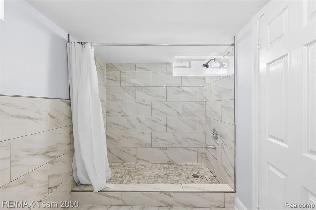 6470 Norborne Avenue, Dearborn Heights, MI 48127 — Photo 19
