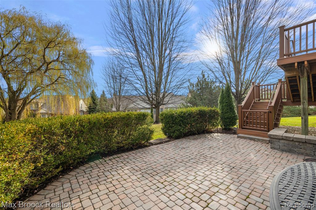 16956 Sycamore Court, Northville, MI 48168 — Photo 38