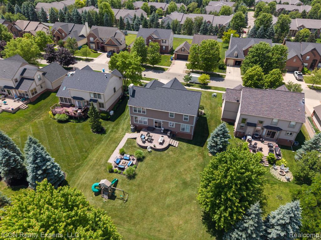 884 Grandview Drive, Commerce Twp, MI 48390 — Photo 47