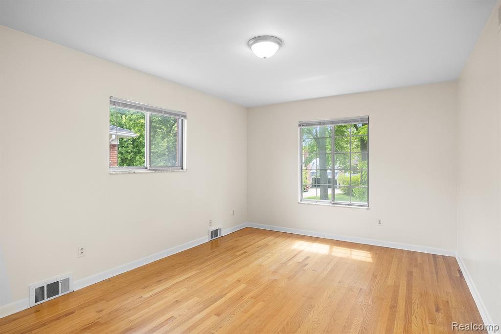 930 TROMBLEY Road, Grosse Pointe Park, MI 48230 — Photo 11