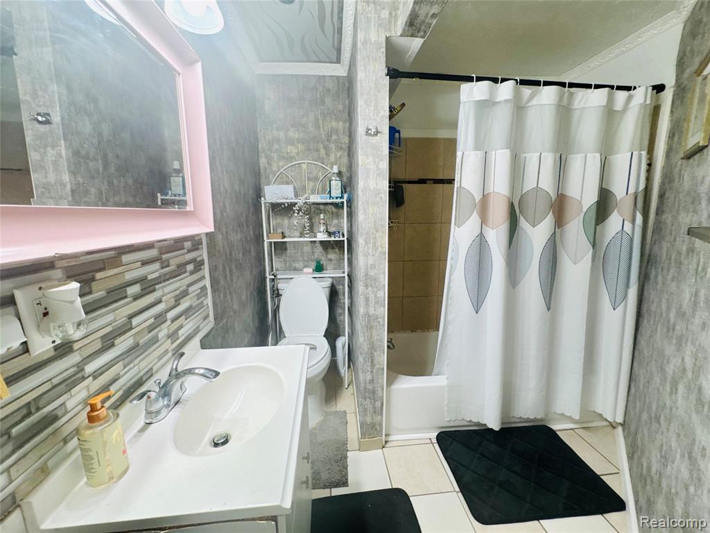 5038 Evaline Street, Hamtramck, MI 48212 — Photo 19
