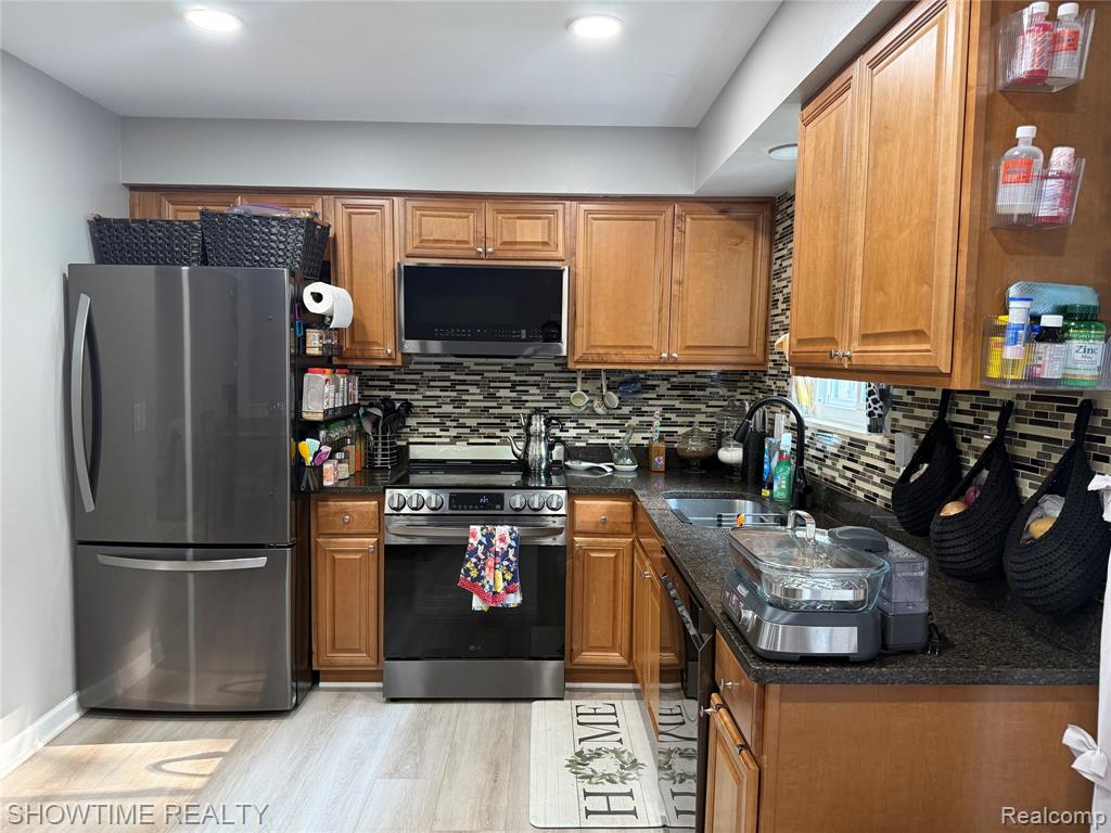 41617 Clayton Street, Clinton Twp, MI 48038 — Photo 9