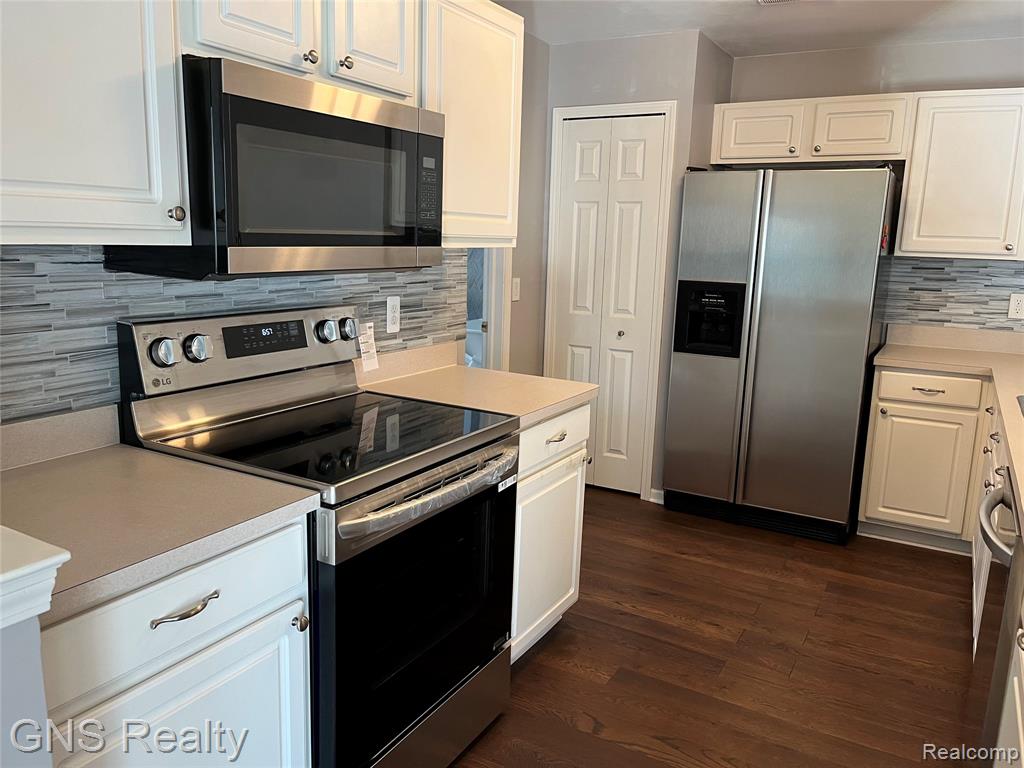 45544 WARWICK Drive, Macomb, MI 48044 — Photo 7
