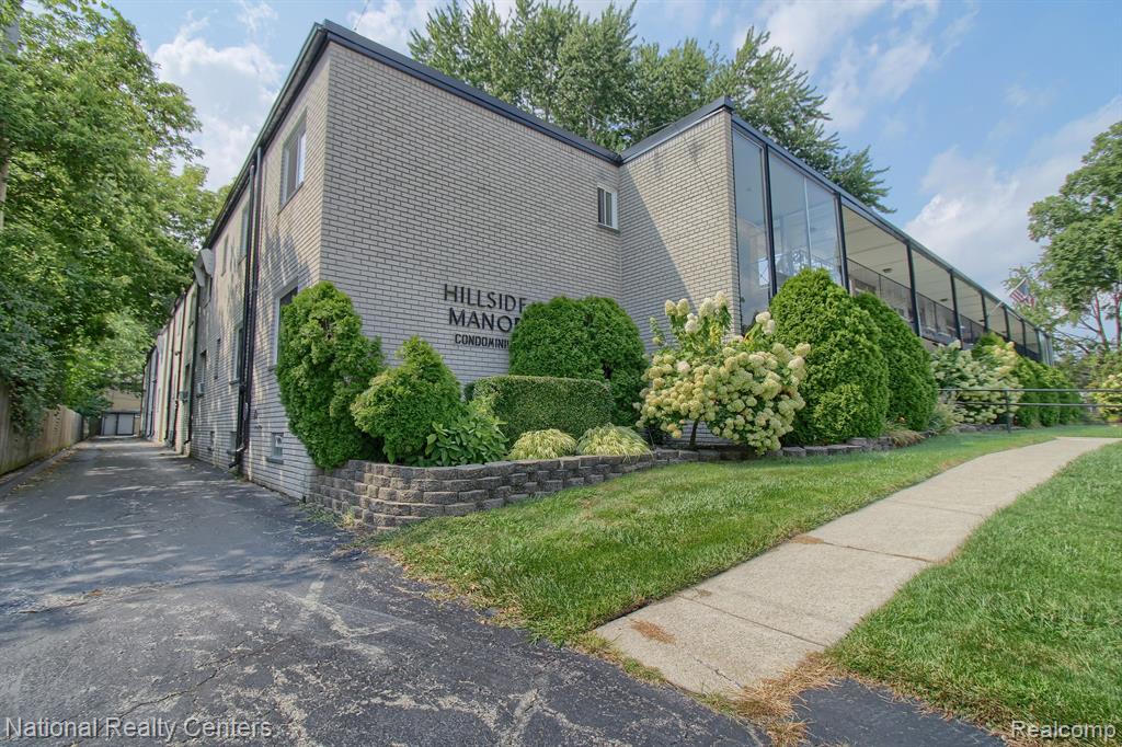 3421 HILLSIDE Drive, 23, Royal Oak, MI 48073 — front exterior
