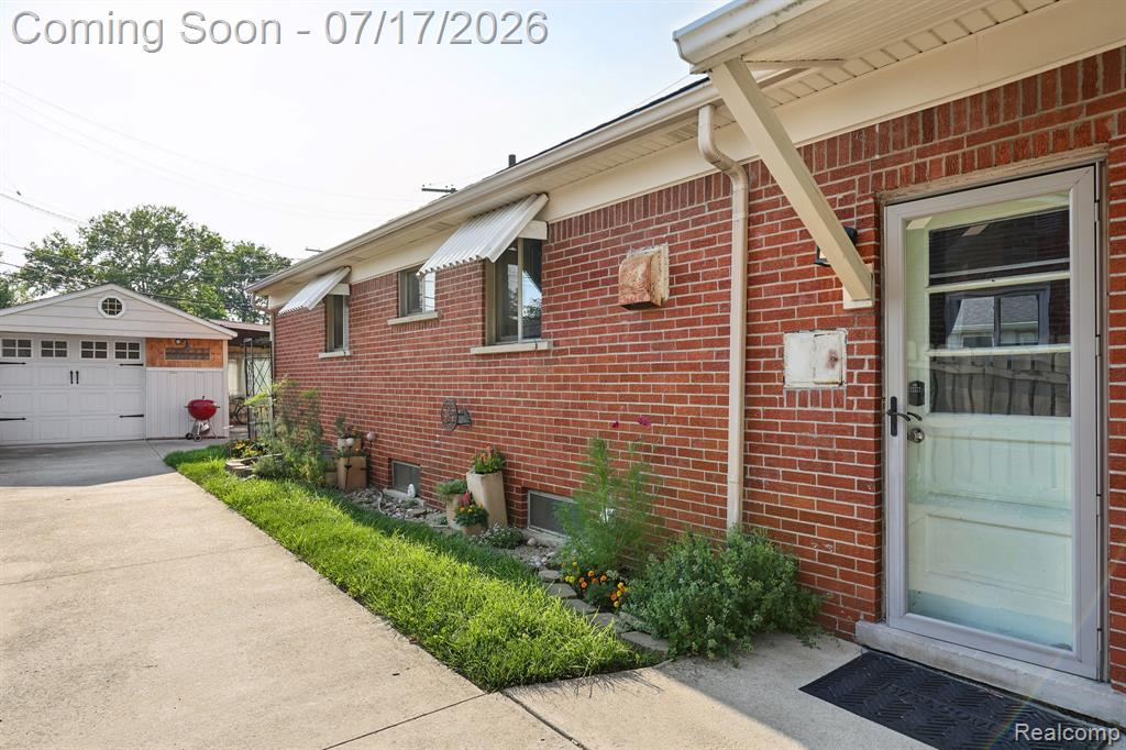 8325 N Hubbard Street, Westland, MI — Photo 29