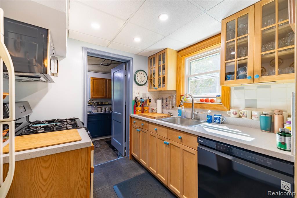 9447 Whitall Lane Road, Grosse Ile, MI 48138 — Photo 11