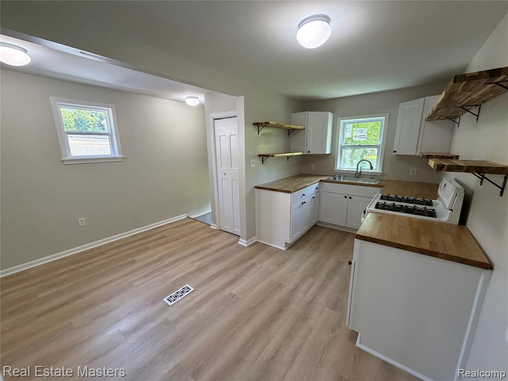 1016 Gillett Street, Port Huron, MI 48060 — Photo 13
