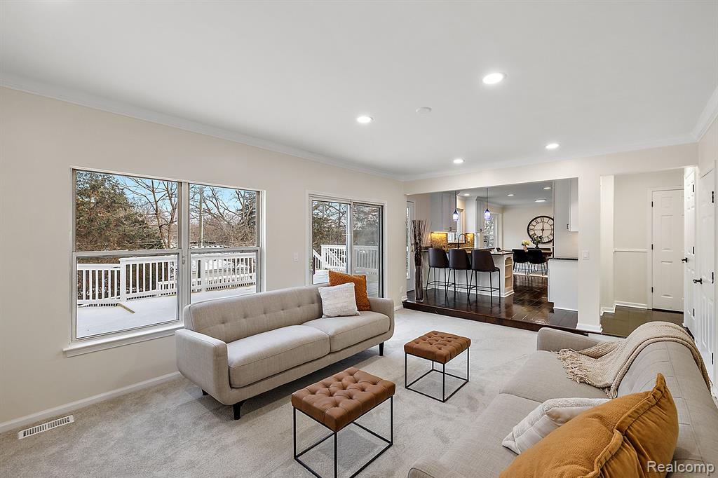 708 Oak View Ln, Milford, MI 48381 — Photo 40