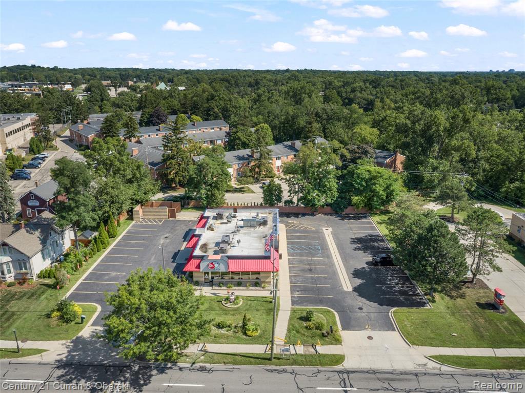 32704 Grand River Avenue, Farmington, MI, 48336