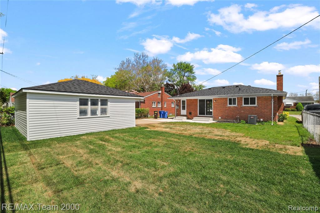 6135 Ardmore Street, Dearborn Heights, MI 48127 — Photo 7