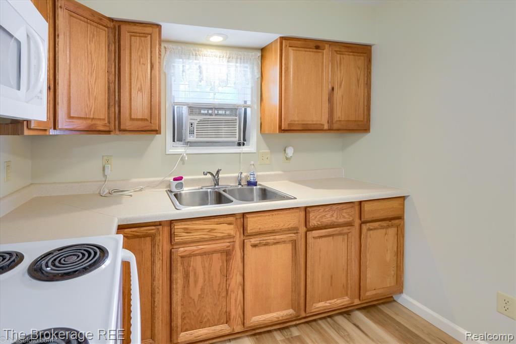 1314 Carman Street, Burton, MI 48529 — Photo 17
