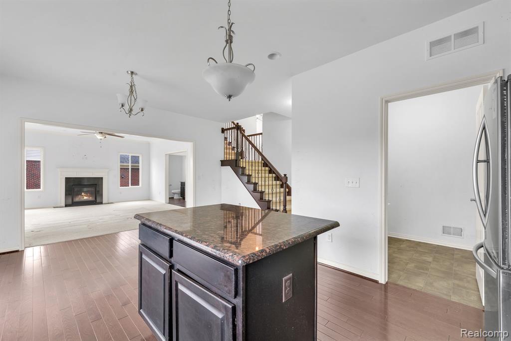 42088 Woodglen Drive, Novi, MI — Photo 17
