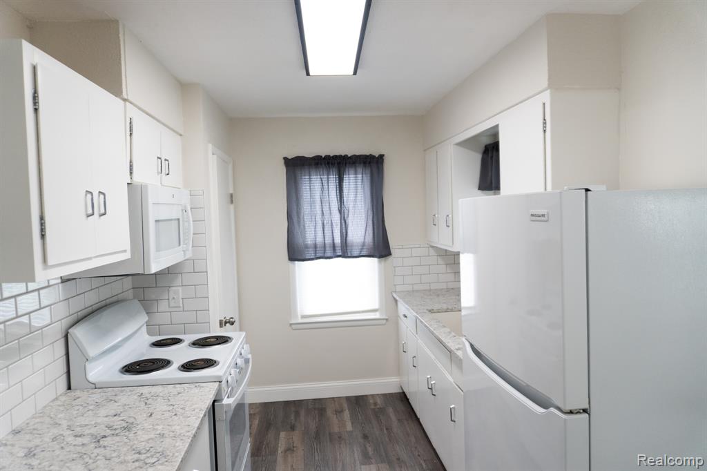 4410 Brunswick Avenue, Flint, MI 48507 — Photo 17