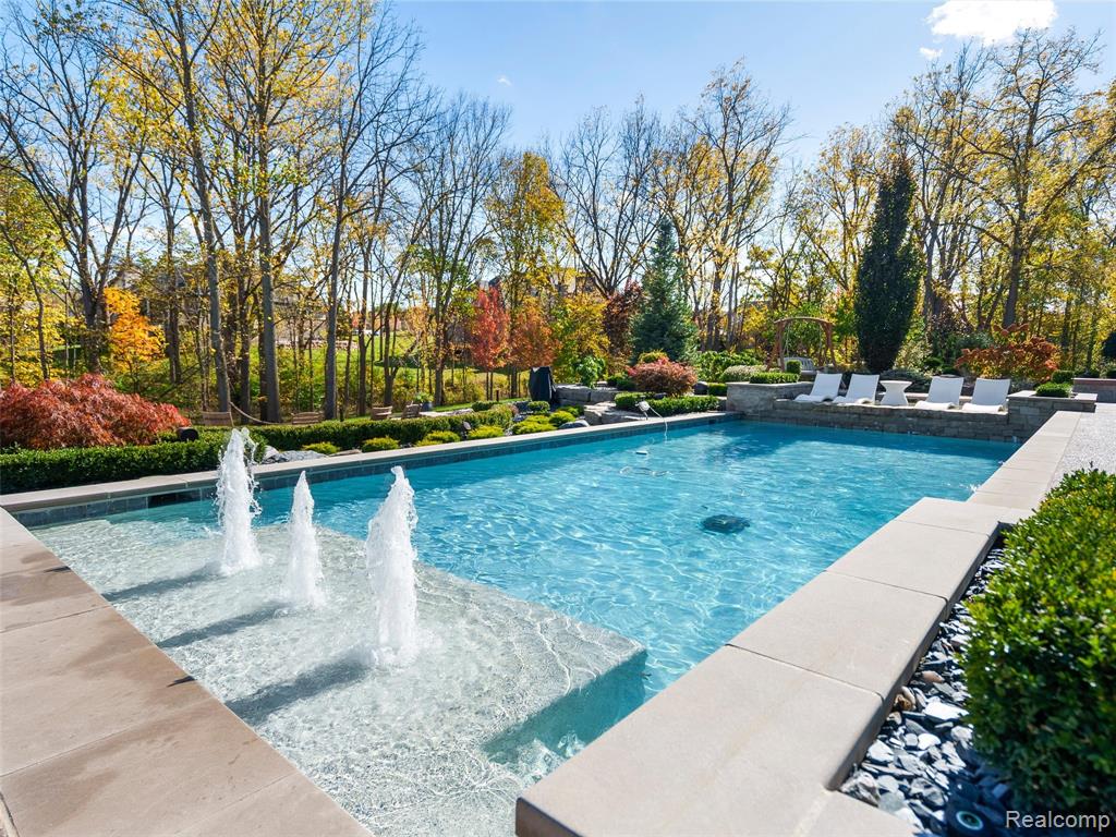 2475 Creekside Court, Rochester, MI 48306 — Photo 43