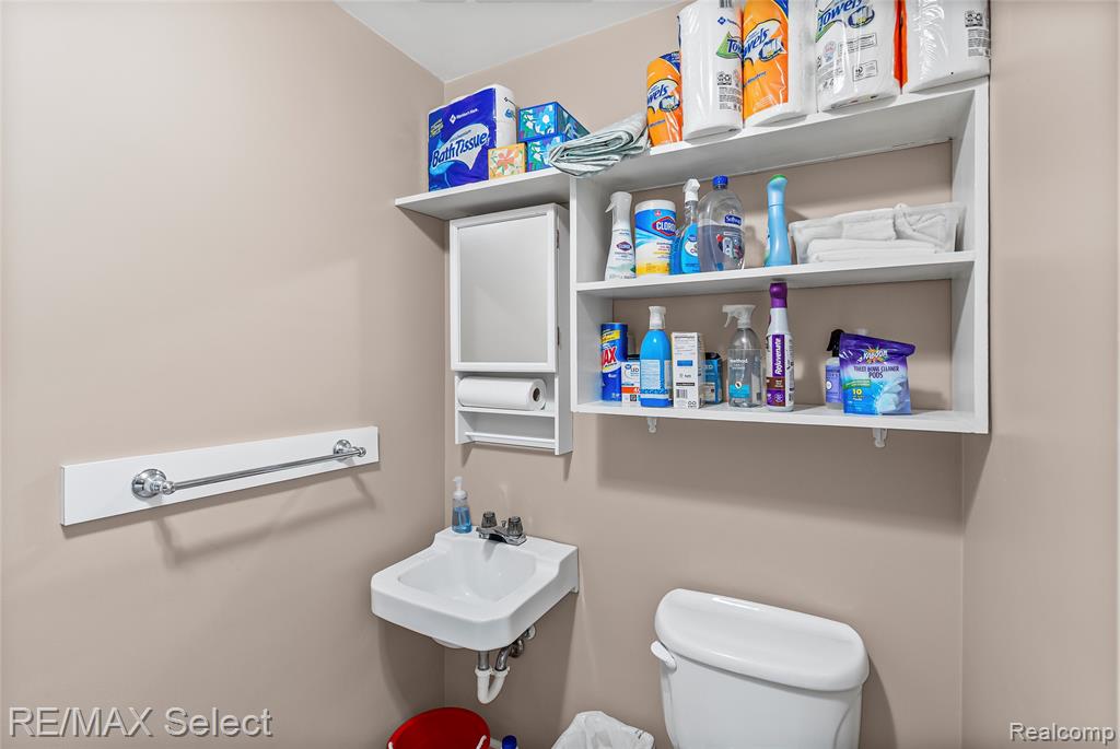 445 Bellewood Drive, Flushing, MI 48433 — Photo 9