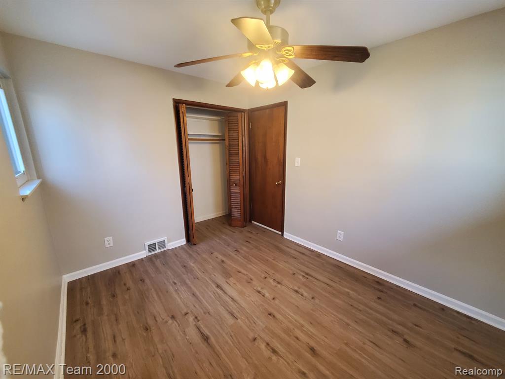 4565 UNIVERSAL Street, Dearborn Heights, MI 48125 — Photo 14