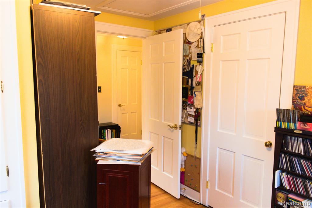 521 N MILITARY Street, Dearborn, MI 48124 — Photo 26