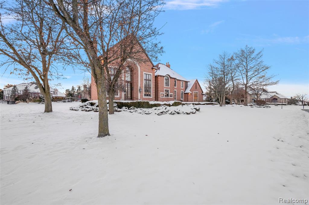 5744 Lochmoor Court, Rochester, MI 48306 — Photo 2
