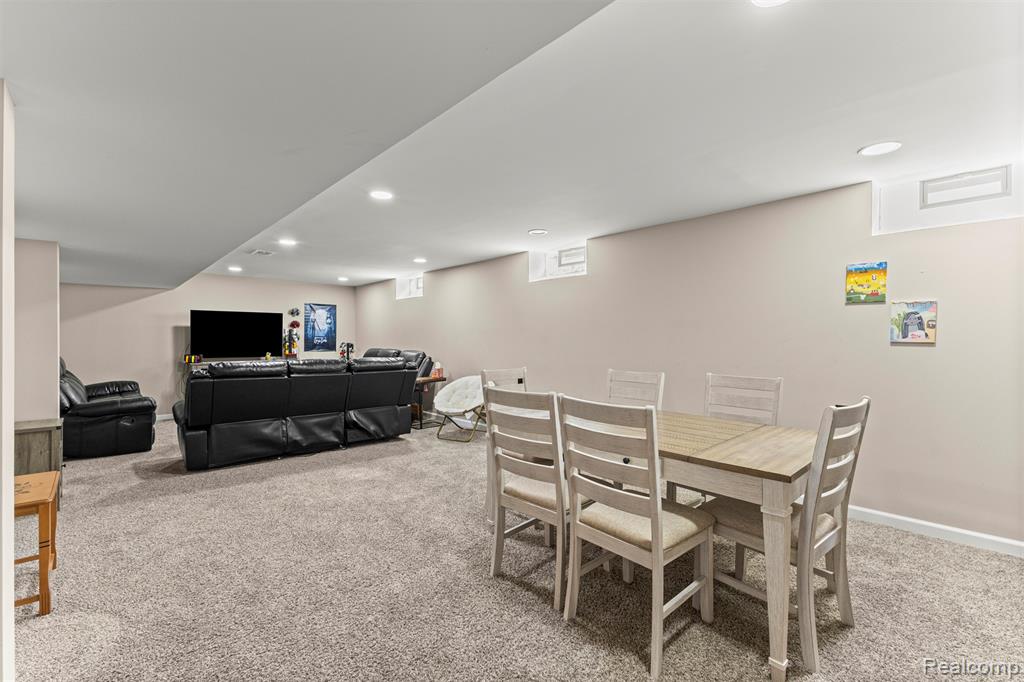 7312 Colonial Street, Dearborn Heights, MI 48127 — Photo 24