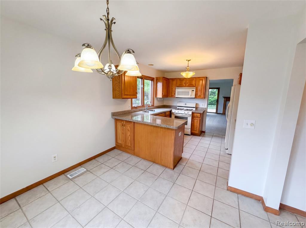 52186 Jacqueline Court, Macomb, MI 48042 — Photo 7