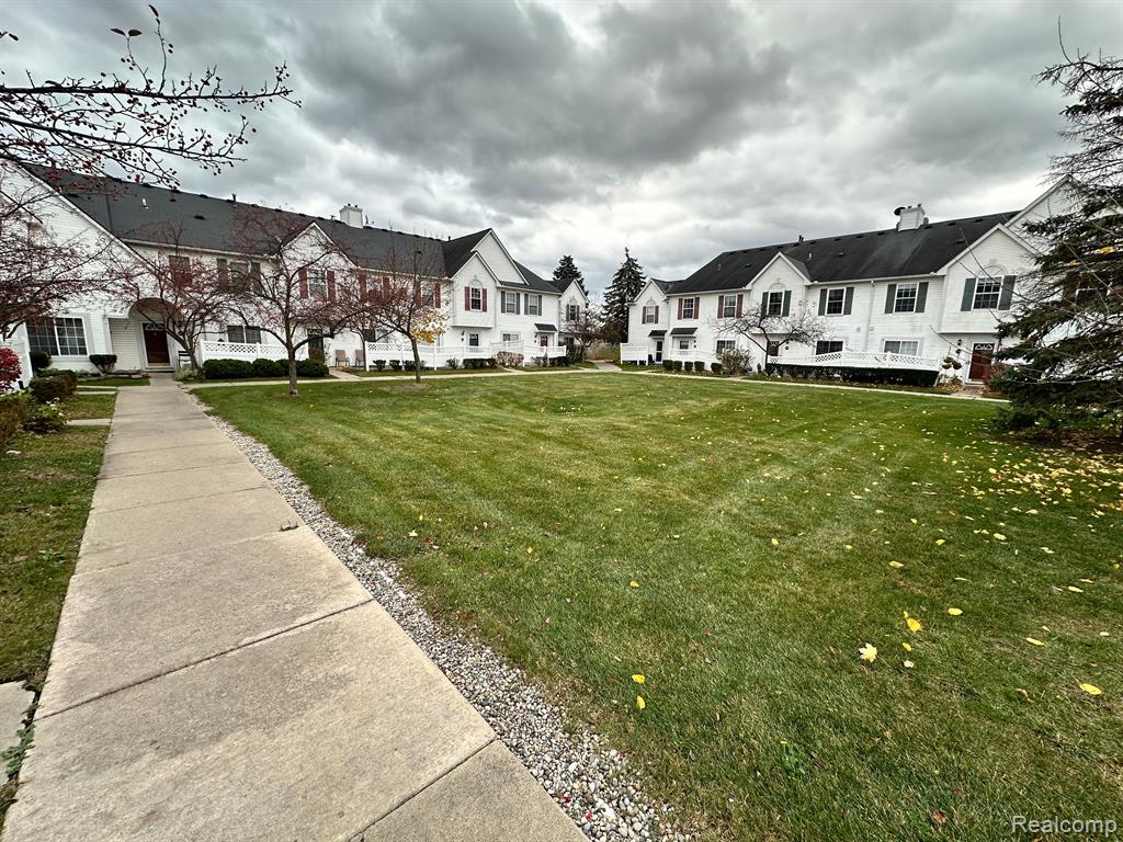 22100 CAPE COD Way, Farmington Hills, MI 48336 — Photo 3