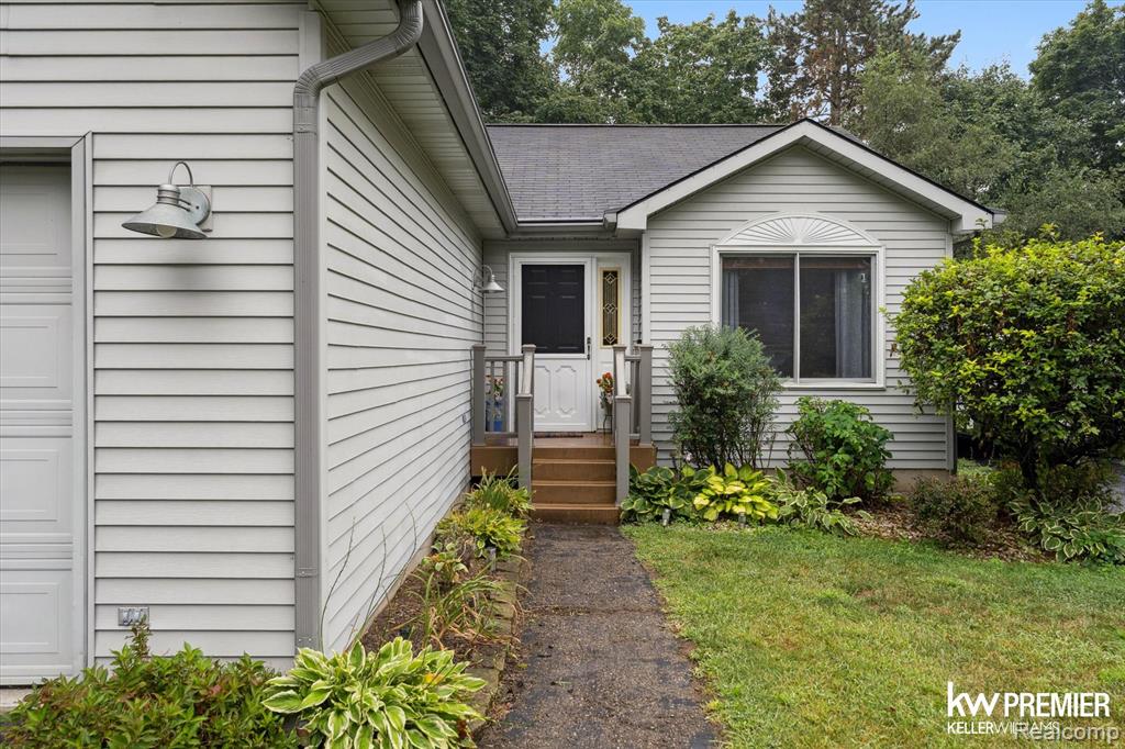 6421 Prairie Lawn Drive, Waterford, MI 48329 — Photo 3