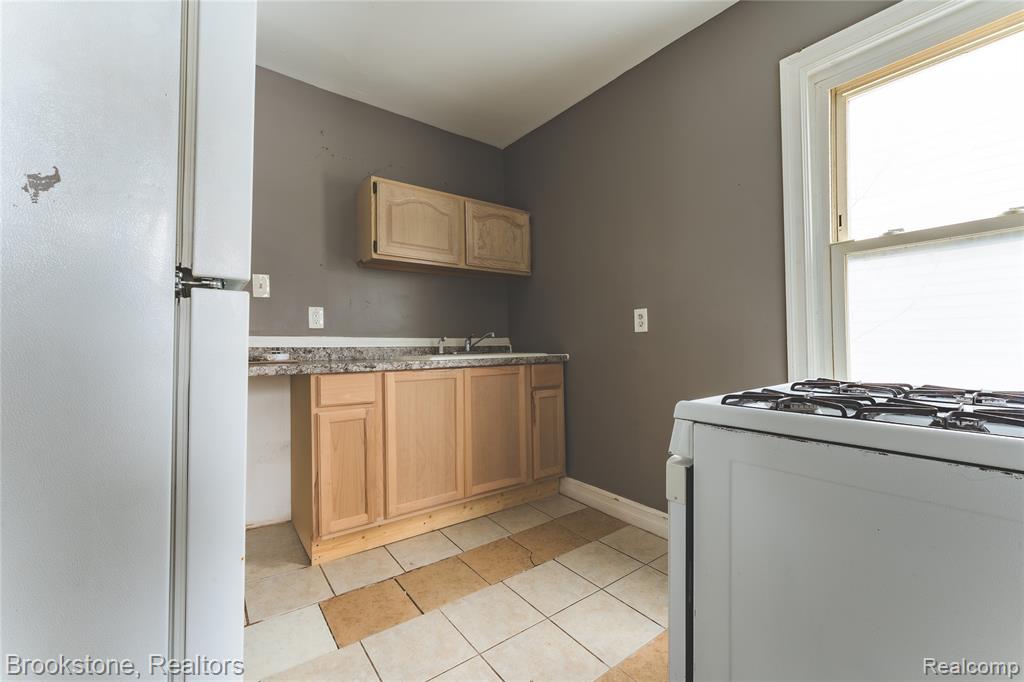 744 Saint Clair Street, Pontiac, MI 48340 — Photo 7