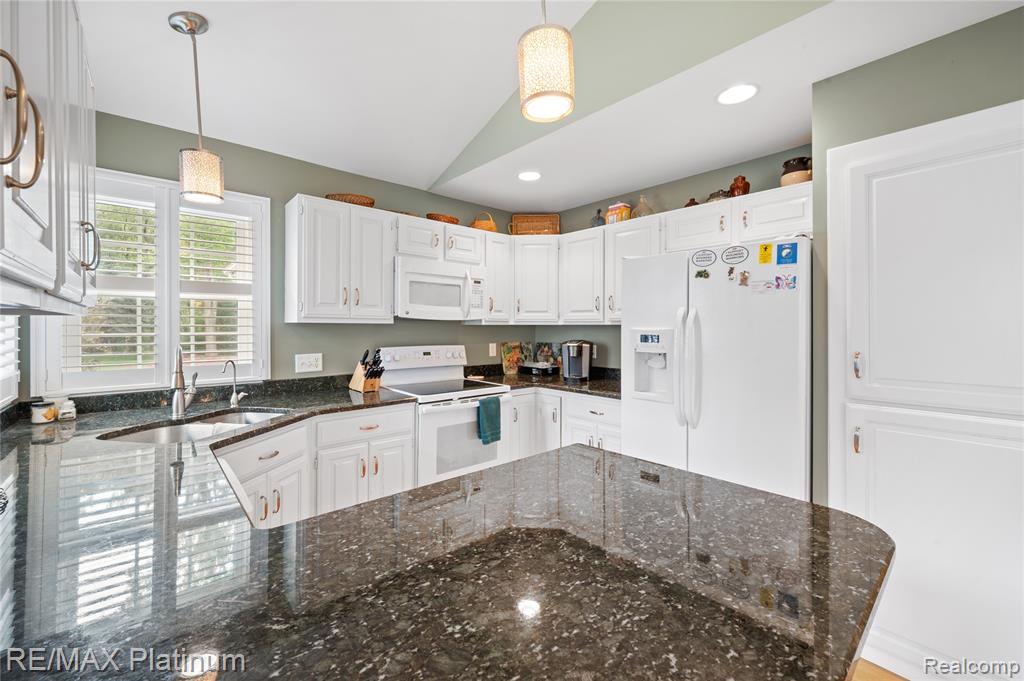 2336 Swans Cove, 7, Fenton, MI 48430 — Photo 13