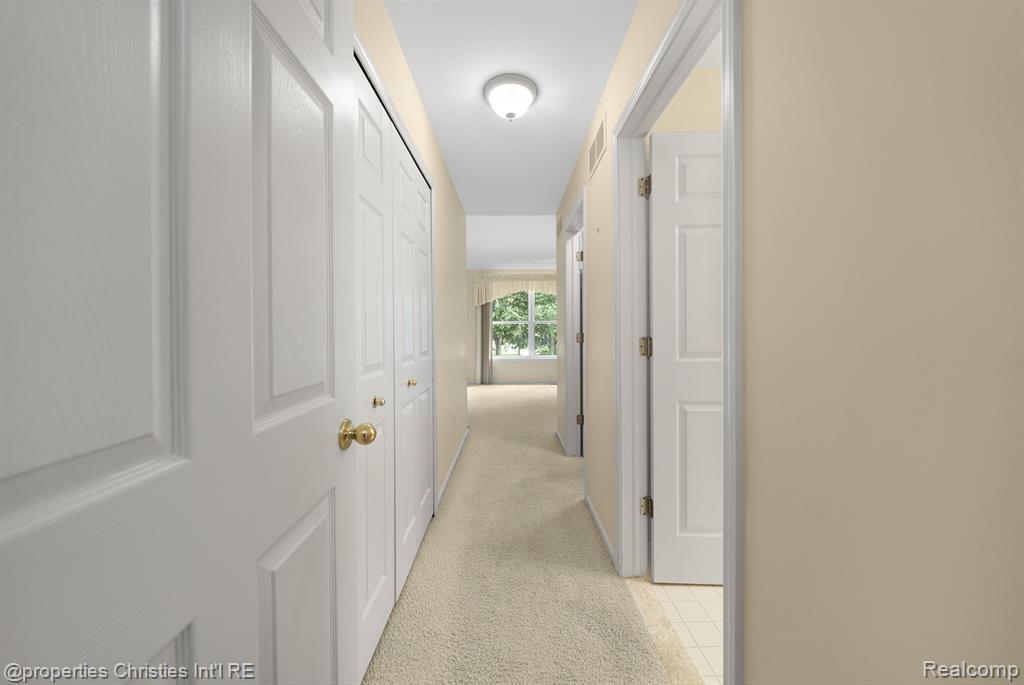 43450 COVE Drive, Clinton Twp, MI 48038 — Photo 20