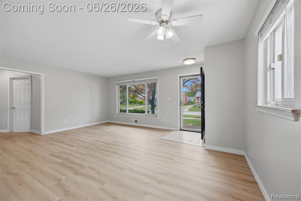 8250 Shari Drive, Westland, MI — Photo 4