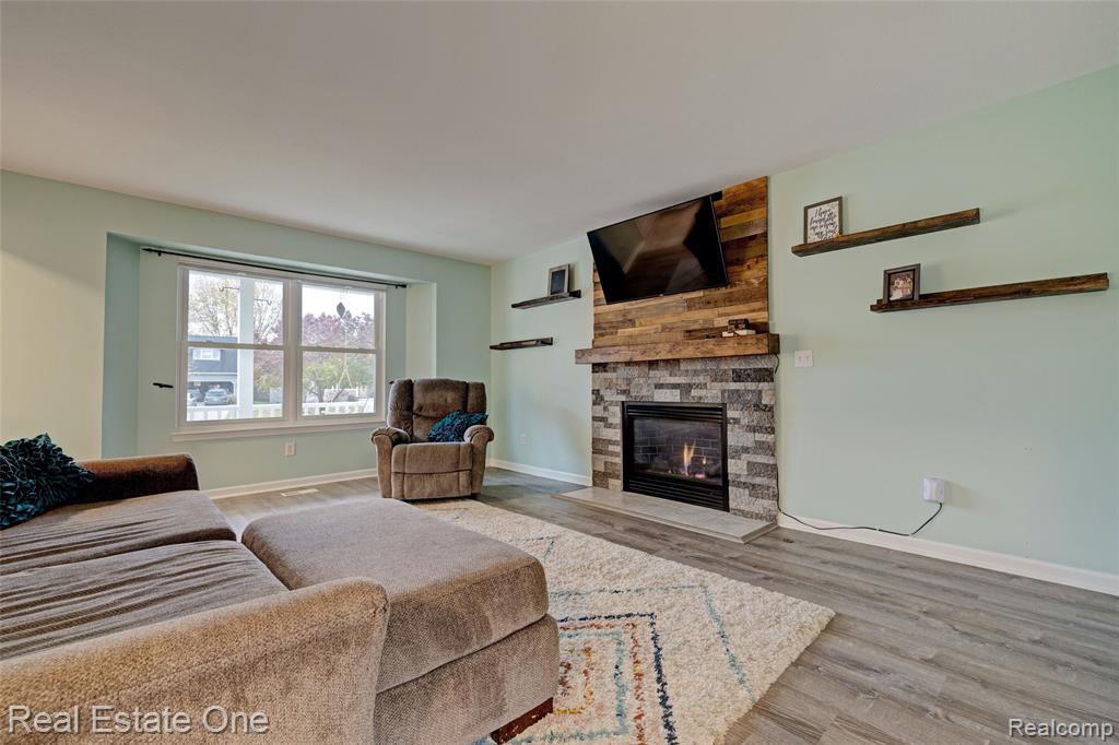 742 Marion Drive, Holly, MI 48442 — Photo 6