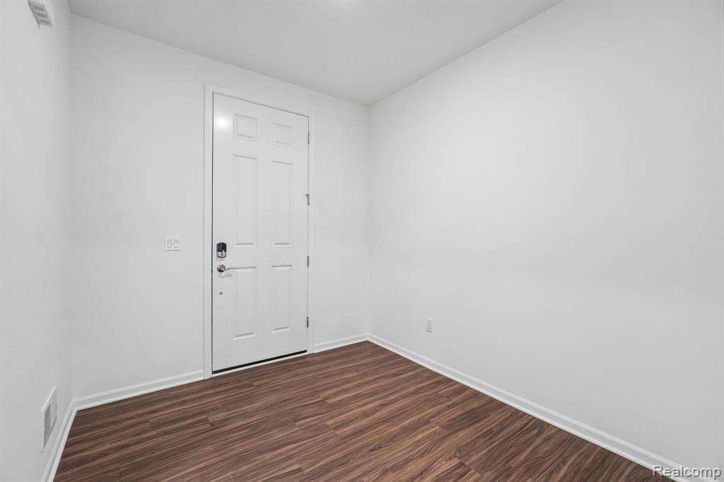50720 Bellaire Drive, Macomb, MI 48044 — Photo 10