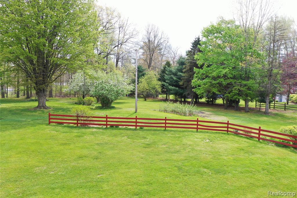 2676 Porcupine Trail, Lapeer, MI 48446 — Photo 62