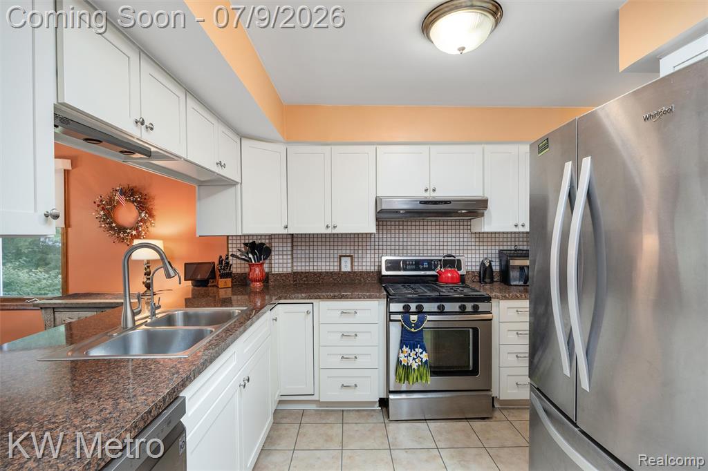20665 Woodcrest Street, Harper Woods, MI 48225 — Photo 27
