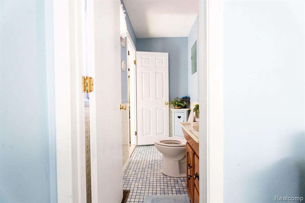 4190 Charter Oak Drive, Flint, MI 48507 — Photo 20