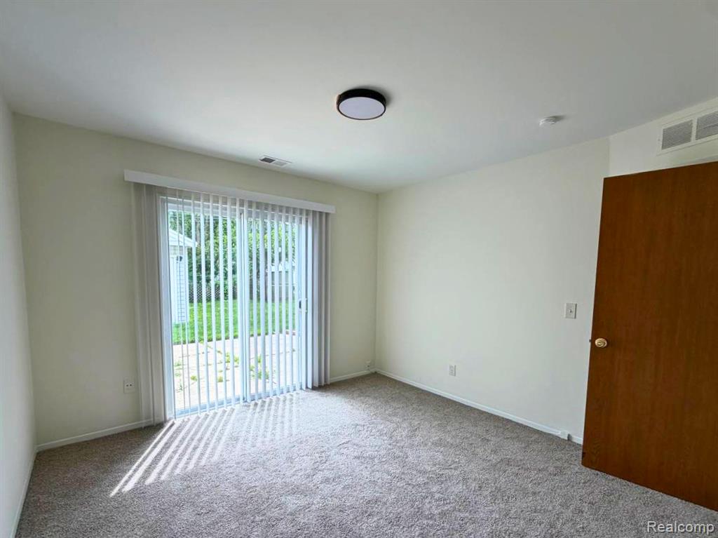 8468 Beatrice, Westland, MI — Photo 28