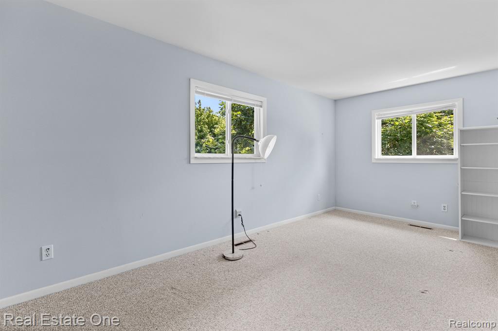 447 E JACKSON Street E, Lake Orion, MI 48362 — Photo 27