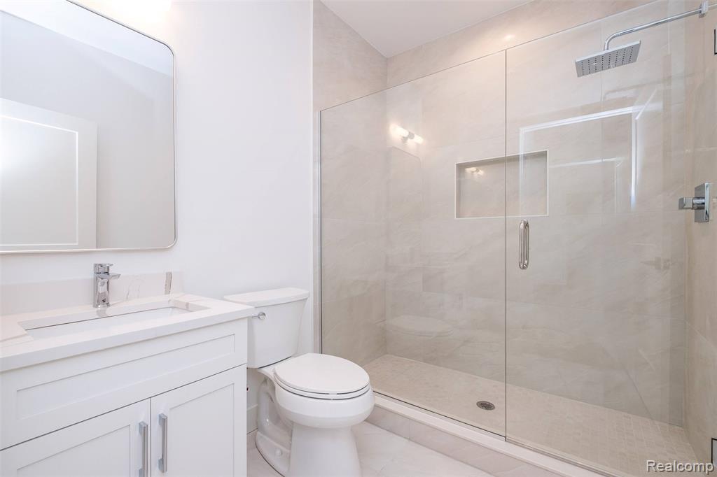 50 Lesdale Drive, Troy, MI 48085 — Photo 62