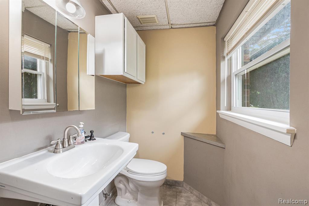 621 Vincent Street, Pinckney, MI 48169 — Photo 15