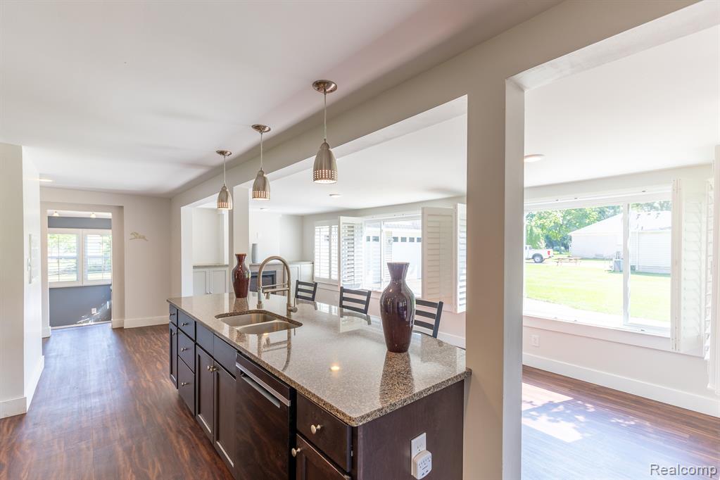 7950 ISLAND Boulevard, Grosse Ile, MI 48138 — Photo 9