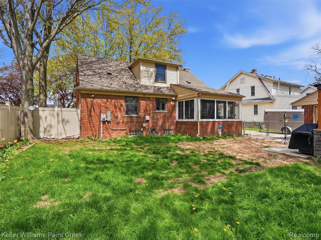 18048 Elizabeth Street, Roseville, MI 48066 — Photo 33