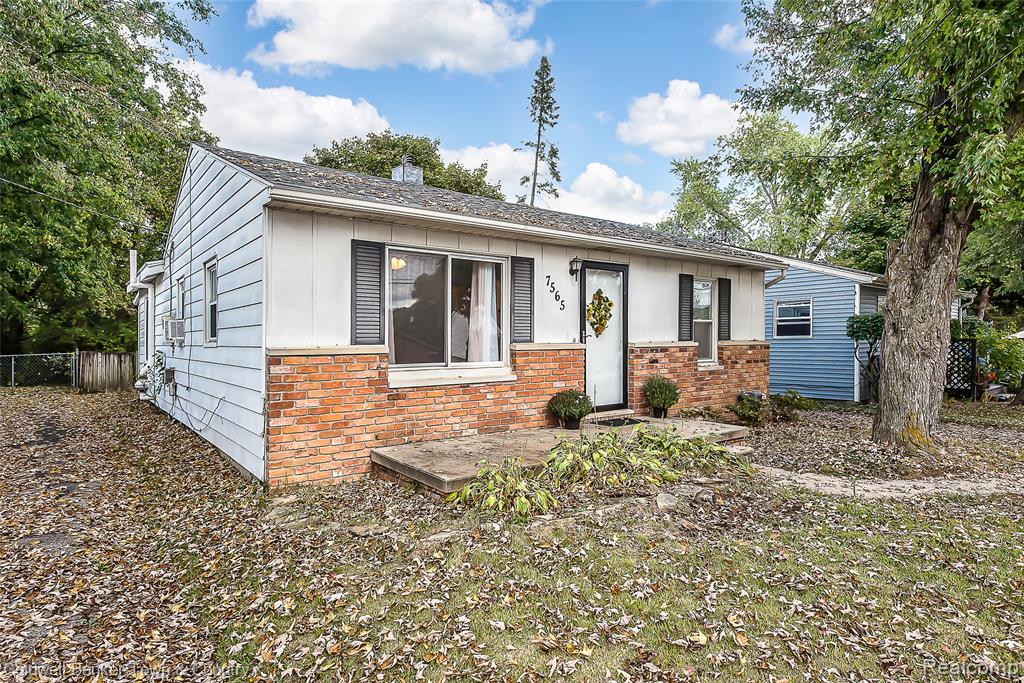 7565 Ore Lake Road, Brighton, MI 48116 — Photo 2