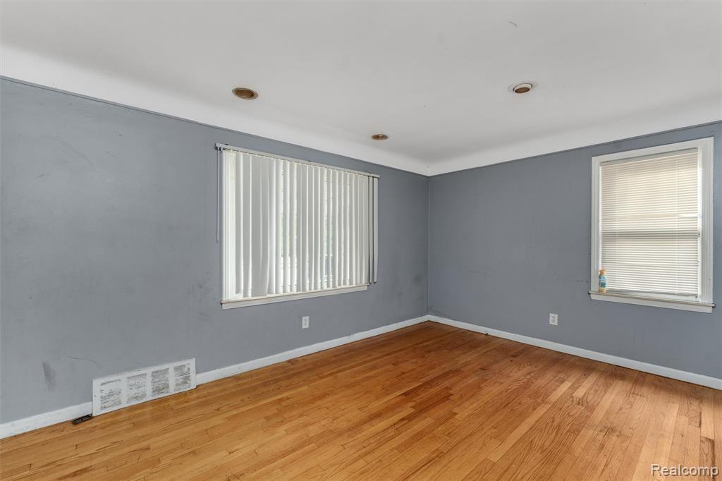 9035 Braile, Detroit, MI 48228 — Photo 17